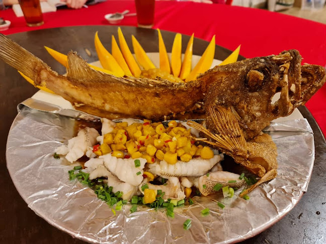 Hen Seafood Restaurant • Non Halal - Gastronomi dan perhotelan