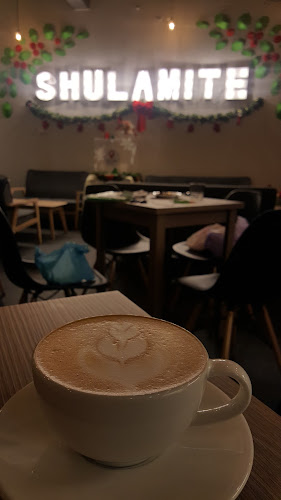 Shulamite - Gastronomi dan perhotelan