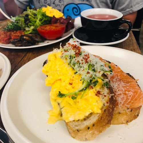 VCR Bangsar - Gastronomi dan perhotelan