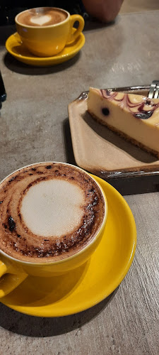 Opinii despre Madeleine Cafe & Patisserie în Petaling Jaya - Gastronomi dan perhotelan