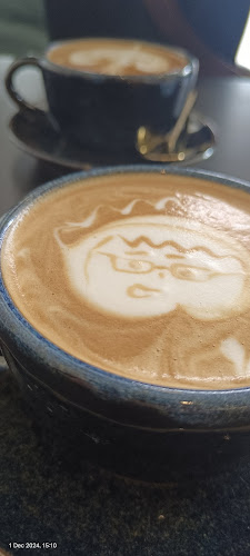 Meet Coffee Cafe - Gastronomi dan perhotelan