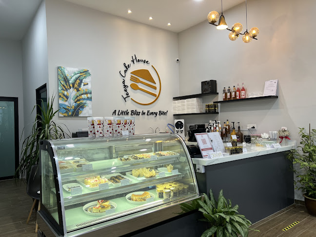 TEEYA CAKE HOUSE - Chukai