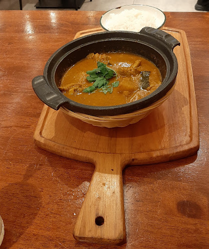 Ăn Viet - Gastronomi dan perhotelan