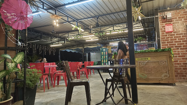 TEKO Sidewalk - Gastronomi dan perhotelan