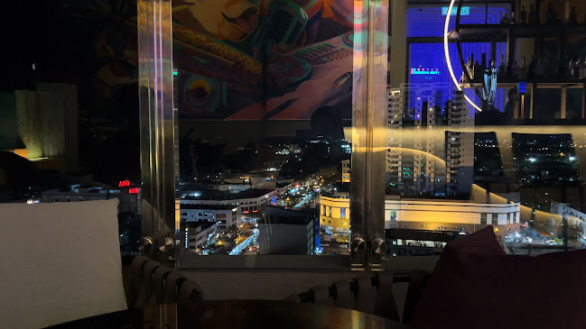 Opinii despre Cavakita Rooftop Bar & Restaurant în Miri - Gastronomi dan perhotelan