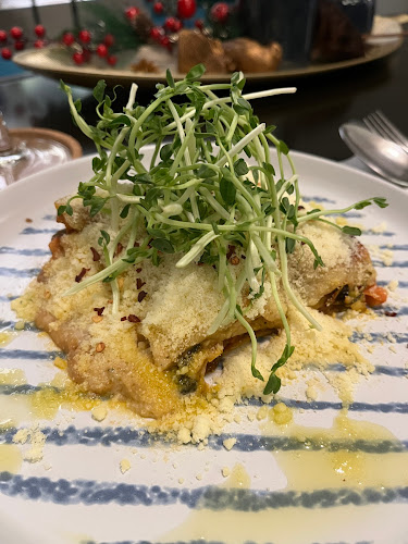 Opinii despre The Lost World Cafe and Lounge în Miri - Gastronomi dan perhotelan