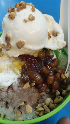 Kompleks Makanan Medan Renong Padang Kota Lama, 3, Padang Kota Lama, Jalan Tun Syed Sheh Barakbah, 10200 George Town, Penang