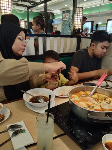 Opinii despre Johnny's Restaurant AEON Bukit Raja în Klang - Gastronomi dan perhotelan