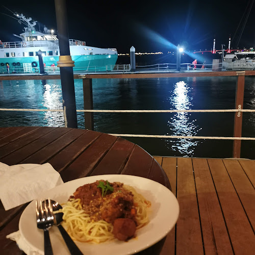 Bytes Cafe Duyong Marina & Resort - Gastronomi dan perhotelan