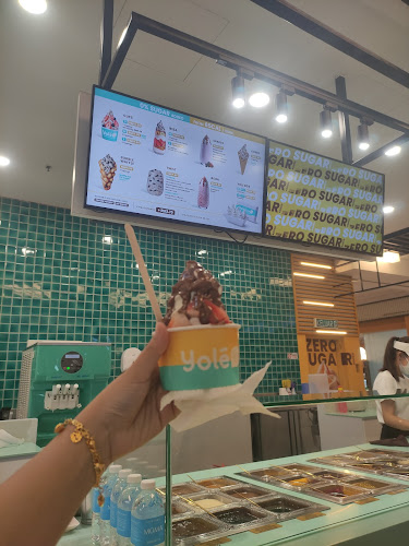 Yolé Paradigm Mall - Gastronomi dan perhotelan