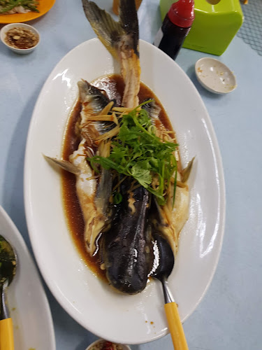 The Gift Tilapia Restaurant - Gastronomi dan perhotelan