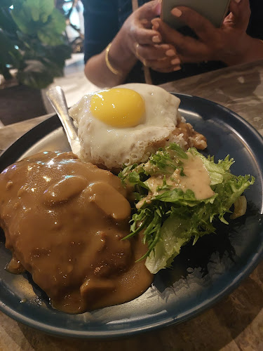 CAMPER 1991 - Gastronomi dan perhotelan