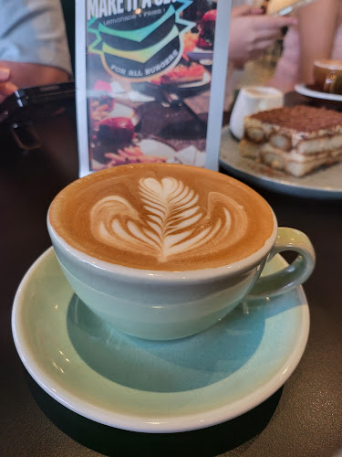 V88 Cafe & Bar Starhill