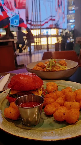 V88 Cafe & Bar Starhill