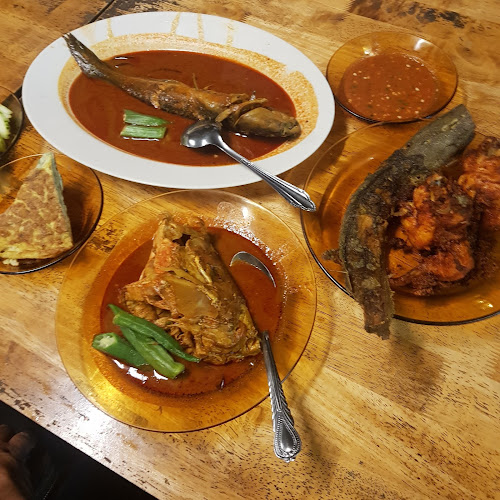 Pak Majid Kari Sembilang/ Warung Tiga Sempadan - Parit Buntar