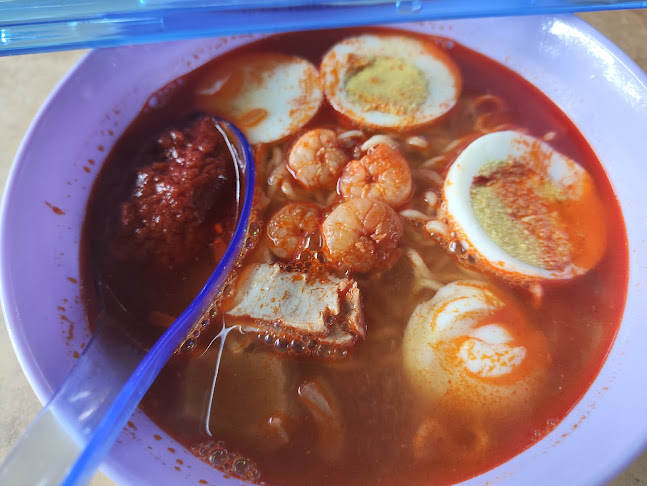 Pusat Makanan Lye Lye