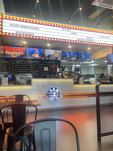 Opinii despre A&W Inanam în Kota Kinabalu - Gastronomi dan perhotelan