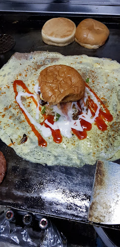 BURGER BUSTOP ABG KAMAL - Gastronomi dan perhotelan