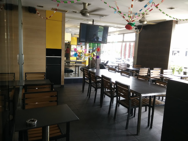 McDonald's Litrak DT - Gastronomi dan perhotelan