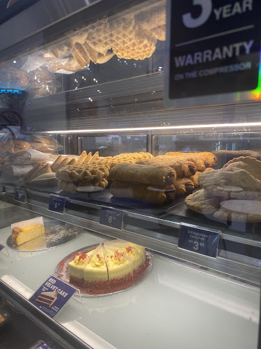 ZUS Coffee - Alamanda Shopping Centre - Gastronomi dan perhotelan