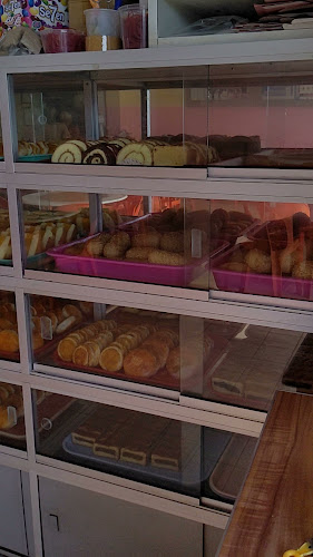 Kedai Roti Gold Crown 金冠面包中西饼店 - Gastronomi dan perhotelan