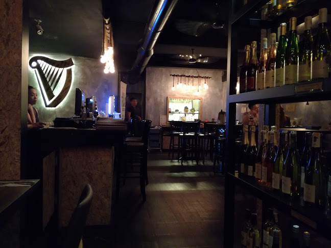 Fat Cork - Gastronomi dan perhotelan