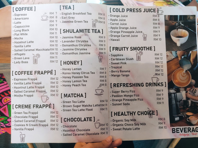 Shulamite - Gastronomi dan perhotelan