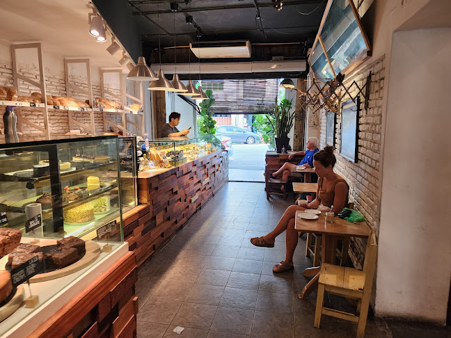 The Mugshot Cafe - Gastronomi dan perhotelan