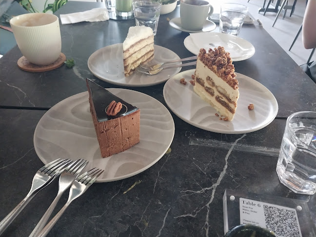 Undisclosed Location - Gastronomi dan perhotelan