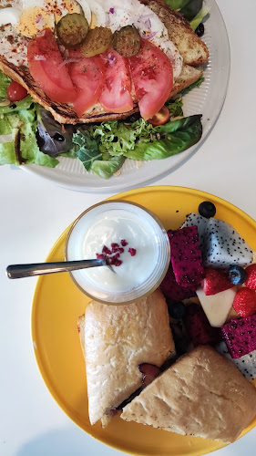 Breda Cafe - Gastronomi dan perhotelan