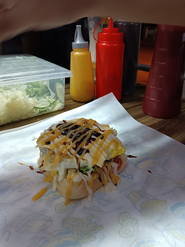 Kedai Burger Fateh Leleh - Gastronomi dan perhotelan
