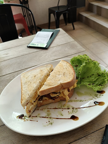 Fat Tea Macanese Food - Gastronomi dan perhotelan