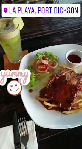 La Playa, Bar & Restaurant - Gastronomi dan perhotelan