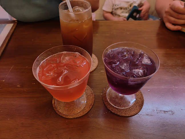 The Rabbit Hole - Gastronomi dan perhotelan