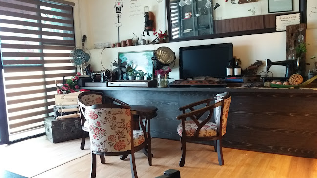 Simple Cafe And Treats - Gastronomi dan perhotelan