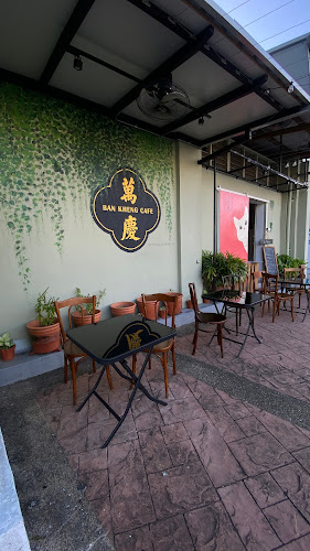 Ban Kheng Cafe - Gastronomi dan perhotelan