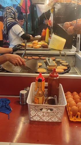 Opinii despre Adam Burgerz în Klang - Gastronomi dan perhotelan