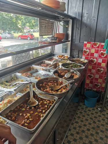 Brigitte Lin Fried Chicken, Canning Garden Restaurant - Gastronomi dan perhotelan