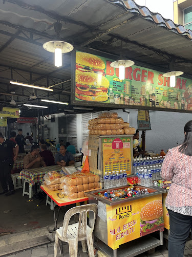 Opinii despre Burger Shark (Ramly Burger) în Kuala Lumpur - Gastronomi dan perhotelan