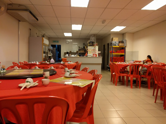 Hen Seafood Restaurant • Non Halal - Gastronomi dan perhotelan