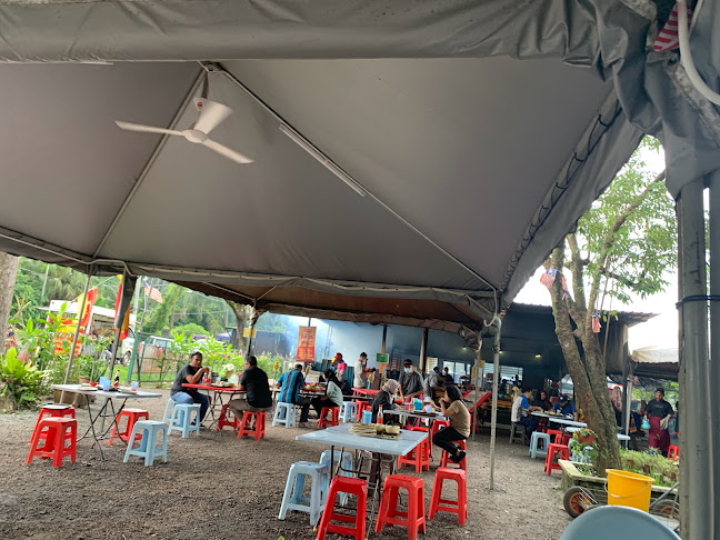 Raja Salai Kampung Sungai Kandis - Gastronomi dan perhotelan