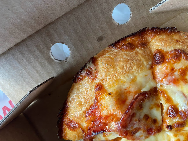 Pizza Hut - Gastronomi dan perhotelan