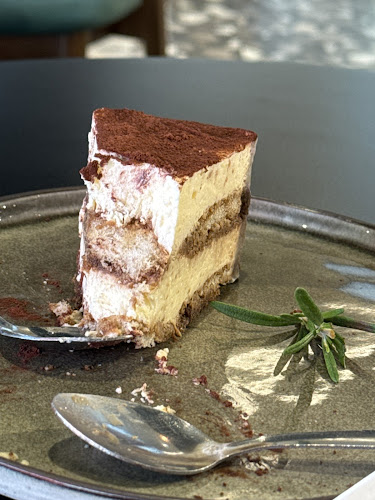 Comentarii opinii despre V88 Cafe & Bar Starhill