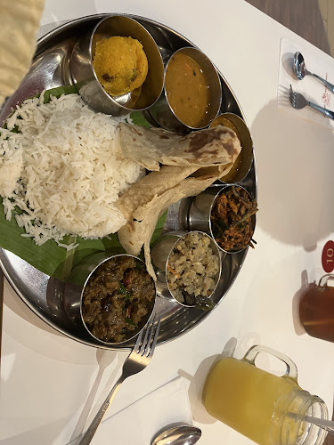 Flying Elephant Restobar - Gastronomi dan perhotelan