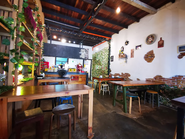 lima.tujoh Cafe & Guesthouse - Kuching