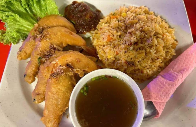 D'Kolam Cafe Halida - Kampung Gajah