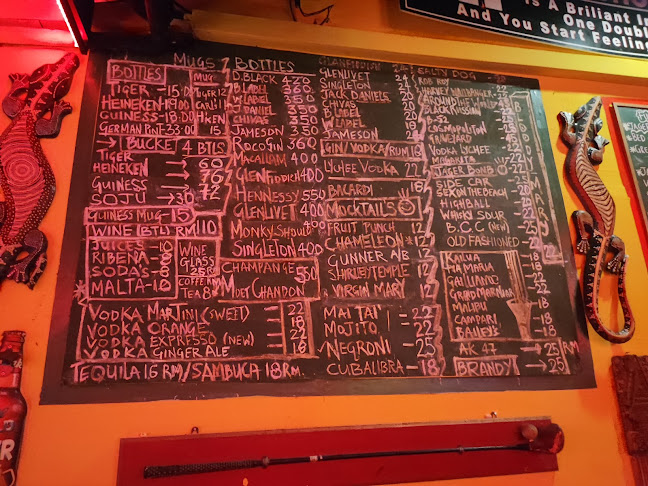 Bernie's Bar/Pub - Gastronomi dan perhotelan