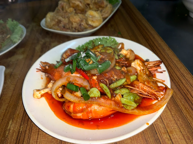 NUR FATIN TOMYAM SEAFOOD - Gastronomi dan perhotelan