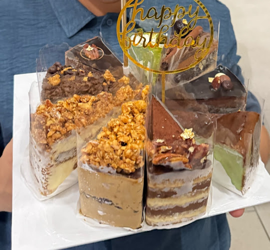 DailyTasteArt Uptown - Gastronomi dan perhotelan