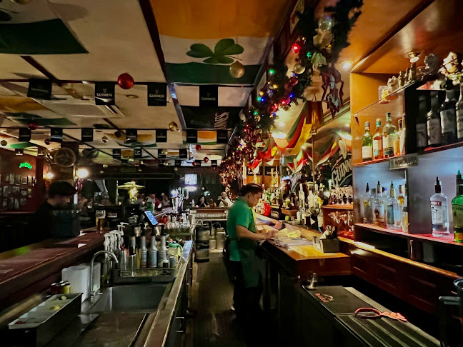 The Shamrock Irish Bar - Gastronomi dan perhotelan